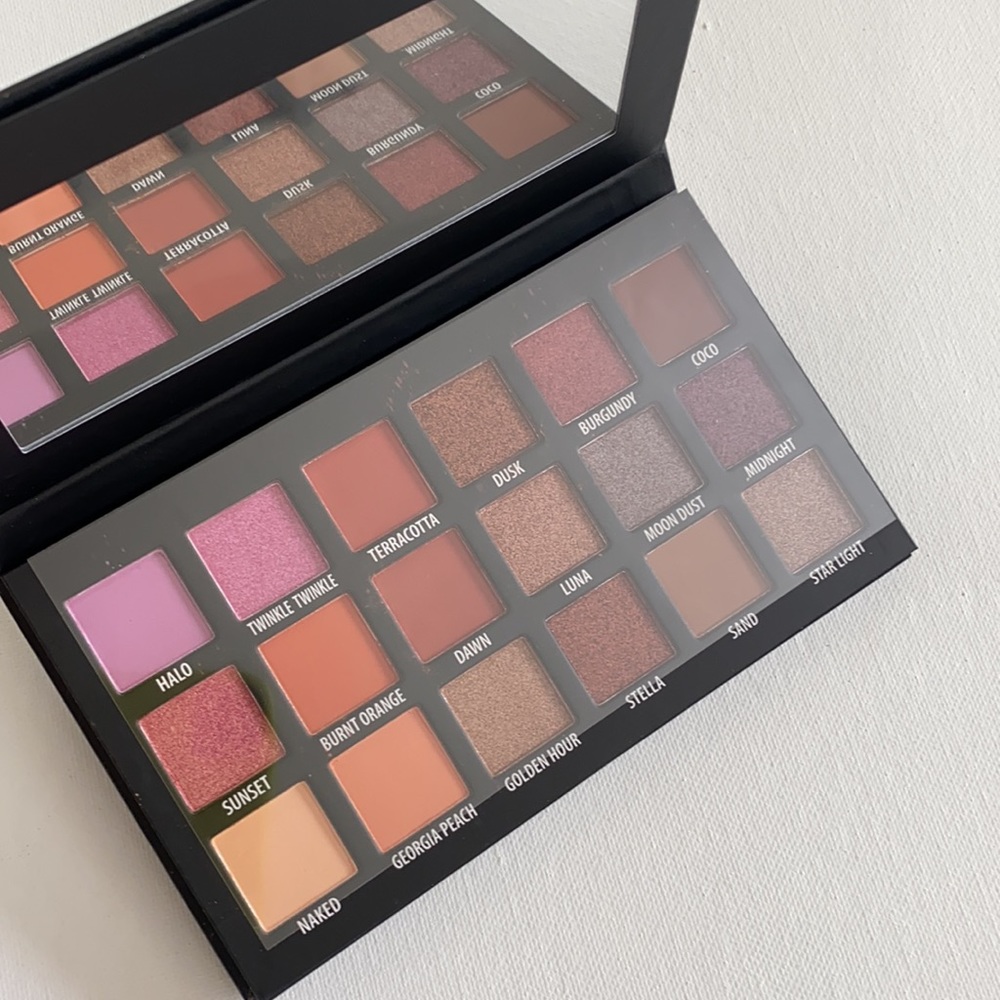 KAB COSMETICS palette
